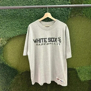 Vintage MLB Chicago White  Sox Spellout T-shirt Size XL